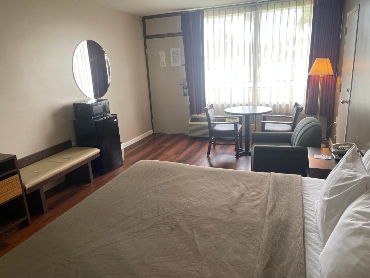 瓦尔多斯塔商场速8酒店 外观 照片